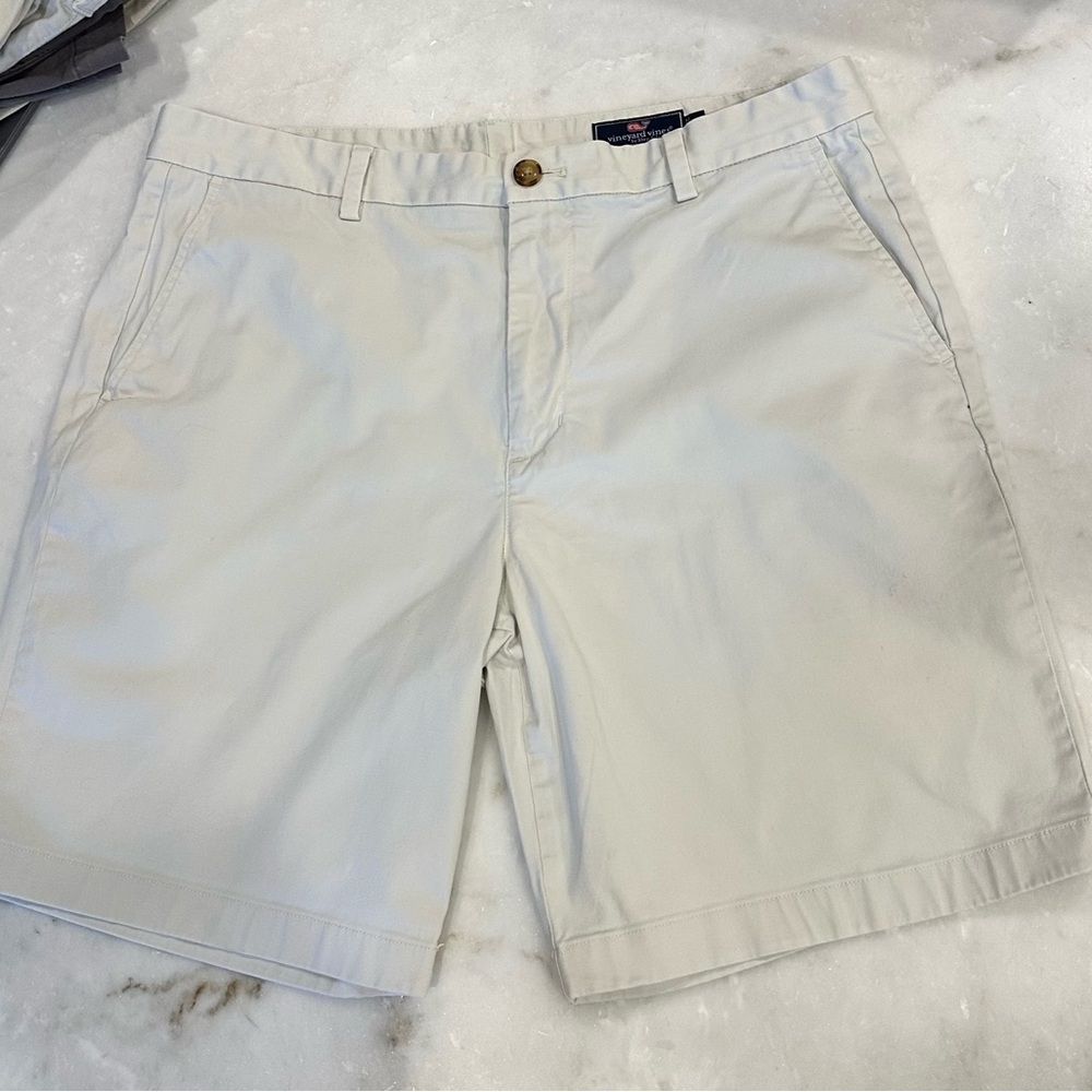 Vineyard Vines Men's Flat Front Breaker Shorts in Stone 36W/9” inseam